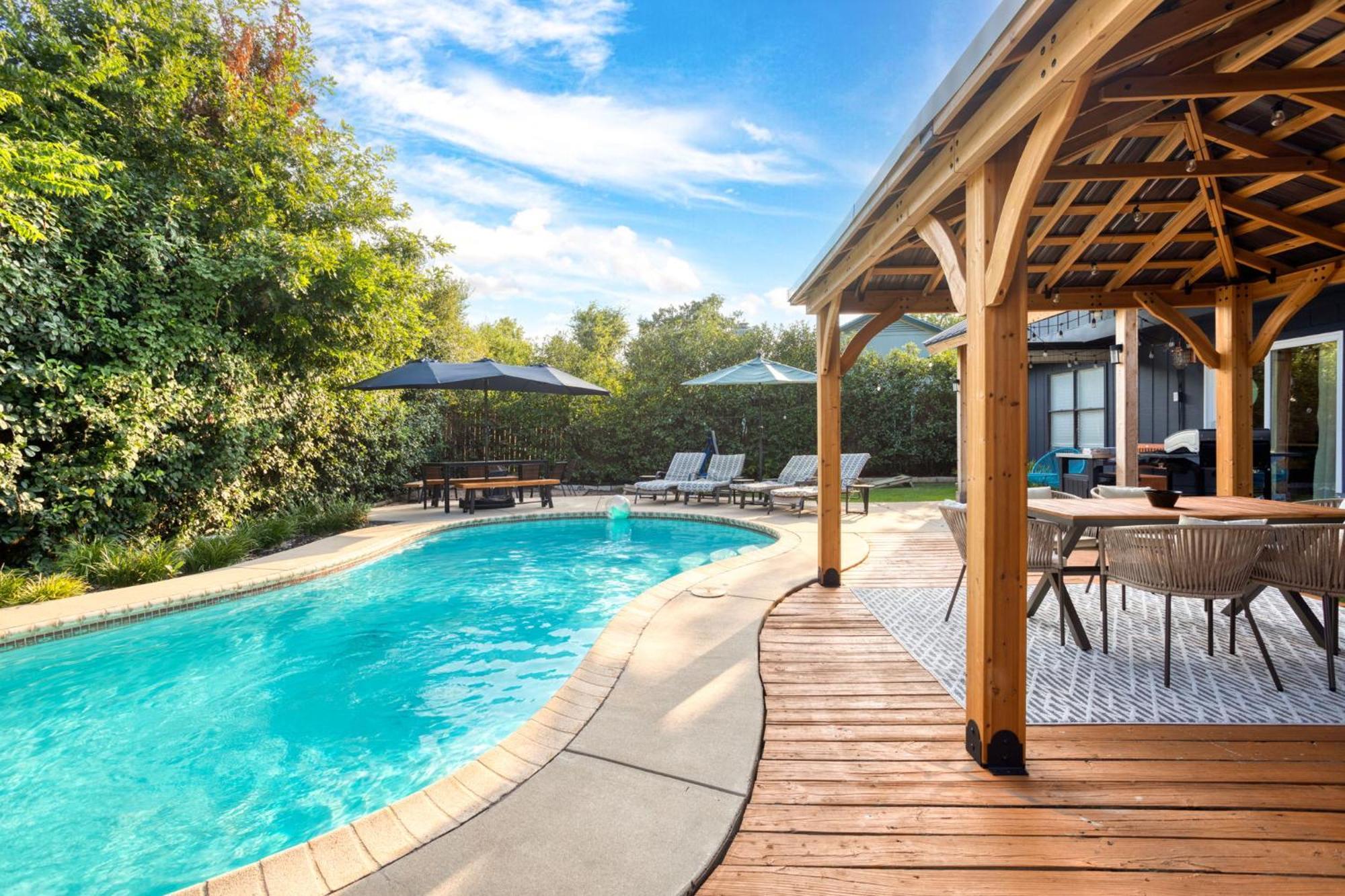 Timeless-Texas-Inn - Heated Pool Oasis & Lux Vibe Раунд-Рок Экстерьер фото
